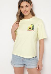 Born2be - Żółty T-shirt z Bawełną i Motywem Awokado Addixa. Okazja: na co dzień. Kolor: żółty. Materiał: bawełna. Styl: klasyczny, casual #4