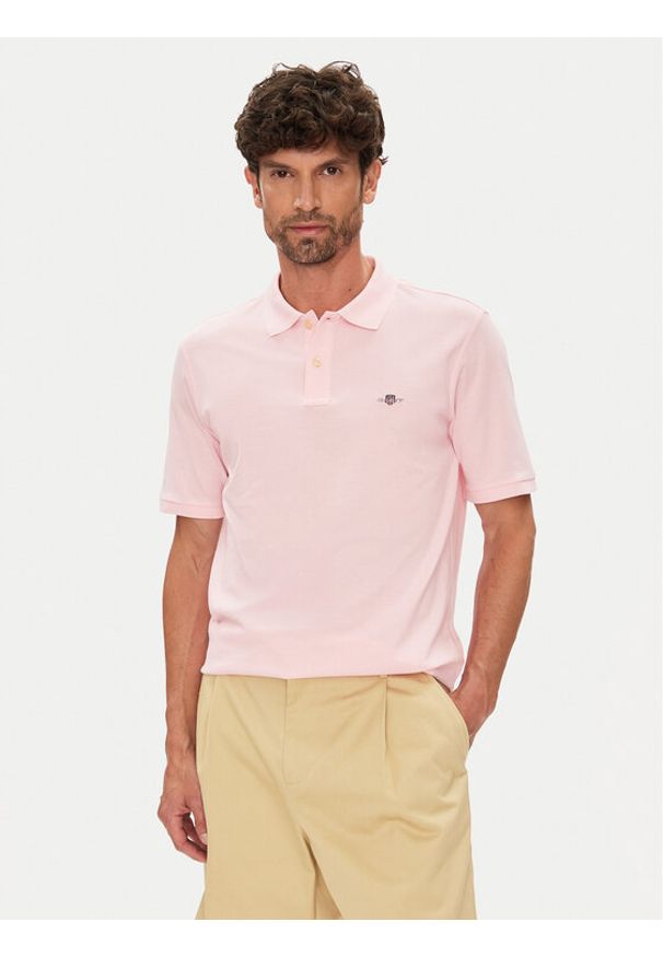 GANT - Gant Polo Shield Piqué 2210 Różowy Regular Fit. Typ kołnierza: polo. Kolor: różowy. Materiał: bawełna