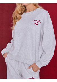 Sinsay - Bluza crewneck z haftem - Inny. Wzór: haft #1