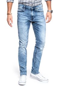 Mustang - SPODNIE MĘSKIE MUSTANG Jeans Vegas Slim Fit Light Used Blue 1008321 5000 435. Kolor: niebieski #1