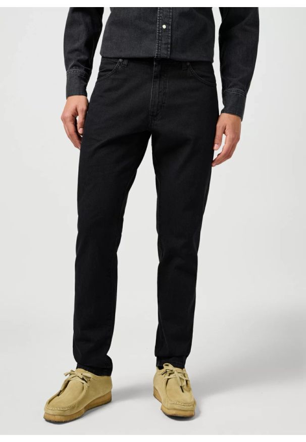 Wrangler - WRANGLER MĘSKIE SPODNIE JEANSOWE WRANGLER RIVER RINSE BLACK 112362409