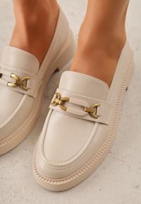 Born2be - Beżowe Klasyczne Mokasyny VICES z Elegancką Aplikacją i Skórzaną Wkładką Anatope. Okazja: na co dzień, na spotkanie biznesowe, do pracy. Kolor: beżowy. Materiał: skóra. Wzór: aplikacja. Styl: elegancki, klasyczny #5