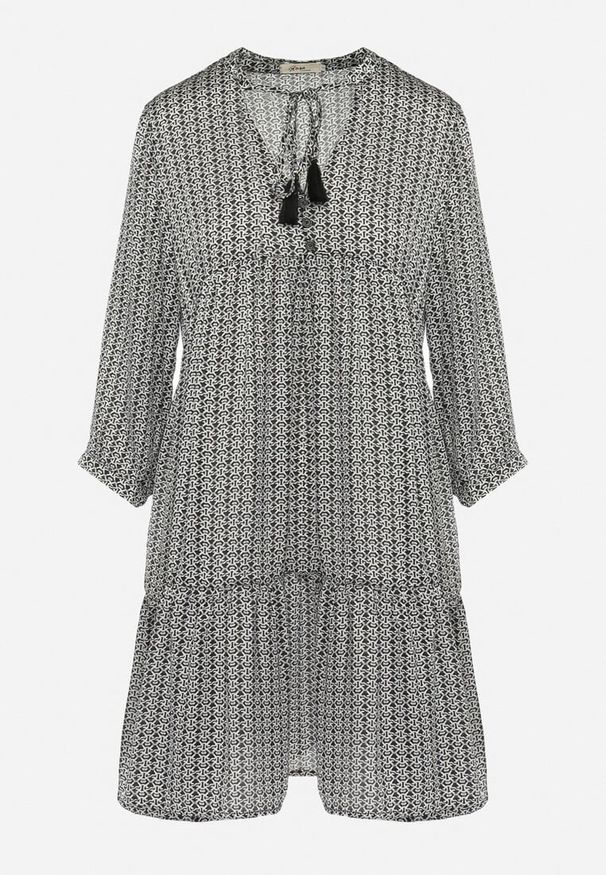 Born2be - Czarna Rozkloszowana Sukienka Ozdobiona Chwostami i Drobnym Wzorem Clemova. Kolor: czarny. Wzór: aplikacja. Długość: mini