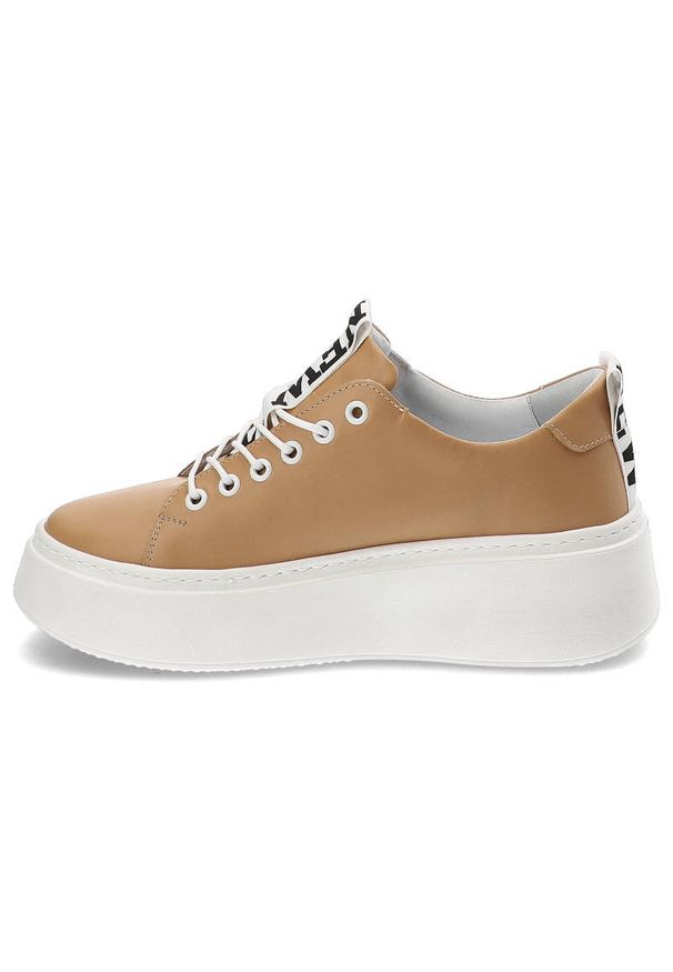 DAMISS - Beżowe Sneakersy Damiss Wygodne Buty Damskie. Okazja: na co dzień. Kolor: biały. Materiał: skóra. Szerokość cholewki: normalna. Wzór: aplikacja, nadruk. Obcas: na obcasie. Styl: sportowy, casual. Wysokość obcasa: średni