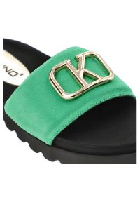 Zielone Klapki Karino Modne Skórzane Buty. Kolor: zielony. Materiał: skóra. Sezon: lato. Styl: elegancki, wakacyjny #3