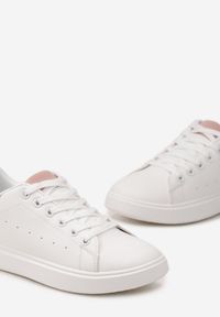 Born2be - Biało-Różowe Sneakersy Zylvana. Kolor: różowy. Materiał: materiał. Szerokość cholewki: normalna. Wzór: aplikacja