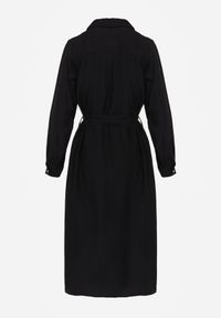 Born2be - Czarna Sukienka Koszulowa z Wiskozą z Wiązanym Paskiem Lustilla. Okazja: na co dzień. Kolor: czarny. Materiał: wiskoza. Typ sukienki: koszulowe. Styl: casual, elegancki, klasyczny #4