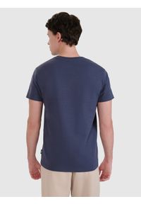 4f - 4F T-shirt regular ze strukturalnej dzianiny męski - szary S. Okazja: na co dzień. Kolor: szary. Materiał: dzianina. Długość rękawa: krótki rękaw. Długość: krótkie. Styl: klasyczny, sportowy, casual