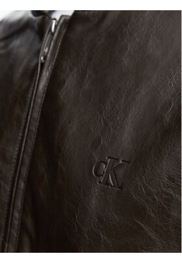 Calvin Klein Jeans Kurtka z imitacji skóry LV047G516G Brązowy Regular Fit. Kolor: brązowy. Materiał: syntetyk