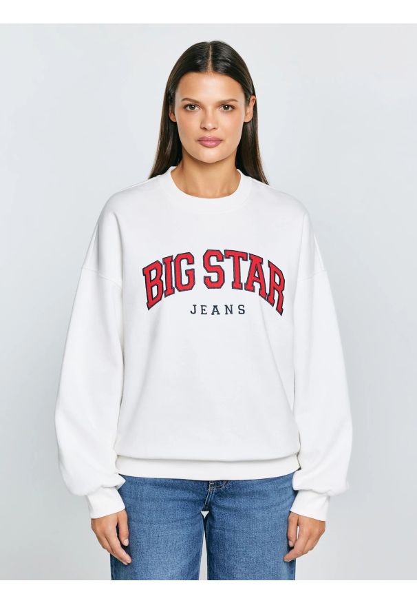 Big-Star - Bluza damska z logo BIG STAR biała Rubena 100. Okazja: na co dzień. Kolor: biały. Materiał: dresówka, materiał, dzianina, jeans, skóra. Długość rękawa: długi rękaw. Długość: długie. Wzór: aplikacja. Styl: klasyczny, casual, sportowy