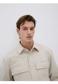 Reserved - Kurtka koszulowa - beżowy. Kolor: beżowy. Materiał: dzianina, wiskoza #1