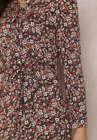 Renee - Czarno-Różowa Sukienka Adreabel. Kolor: czarny. Wzór: kwiaty. Typ sukienki: koszulowe. Długość: maxi