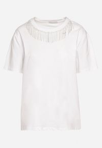 Born2be - Biały Bawełniany T-shirt z Ozdobnymi Łańcuszkami przy Dekolcie Uglefia. Okazja: na co dzień. Kolor: biały. Materiał: bawełna. Wzór: aplikacja. Styl: wizytowy, casual, sportowy, elegancki, klasyczny #5