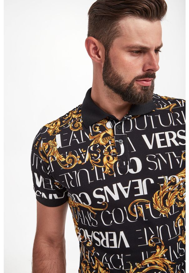 Versace Jeans Couture - Polo VERSACE JEANS COUTURE. Typ kołnierza: polo. Długość rękawa: krótki rękaw. Długość: krótkie