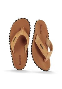 Japonki Gumbies Vegovert Flip-Flops Unisex Tan GU-FFVEG128 brązowe. Okazja: na spacer. Kolor: brązowy. Materiał: guma #5