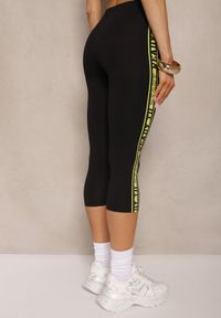Renee - Czarno-Zielone Legginsy Capri z Bawełny z Ozdobnym Lampasem Pasenia. Okazja: na co dzień. Kolor: czarny. Materiał: bawełna. Styl: sportowy, elegancki, casual