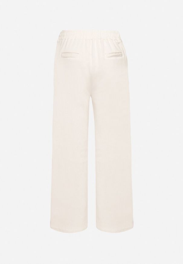 Born2be - Jasnobeżowe Spodnie z Szerokimi Nogawkami i Imitacją Kieszeni Iridema. Okazja: na co dzień. Kolor: beżowy. Materiał: jedwab. Styl: klasyczny, casual