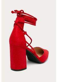 ANSWEAR - Answear - Czółenka Tulipano. Kolor: czerwony. Materiał: syntetyk, materiał, zamsz. Szerokość cholewki: normalna. Obcas: na obcasie. Wysokość obcasa: średni #3