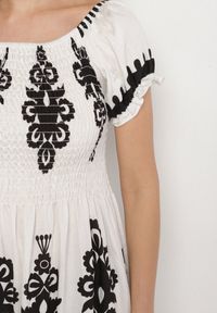 Born2be - Biała Sukienka o Kroju Hiszpanki Zdobiona Orientalnym Wzorem Aravine. Okazja: na co dzień. Typ kołnierza: dekolt hiszpanka. Kolor: biały. Materiał: jeans. Długość rękawa: krótki rękaw. Wzór: aplikacja. Sezon: lato. Styl: casual, elegancki #4