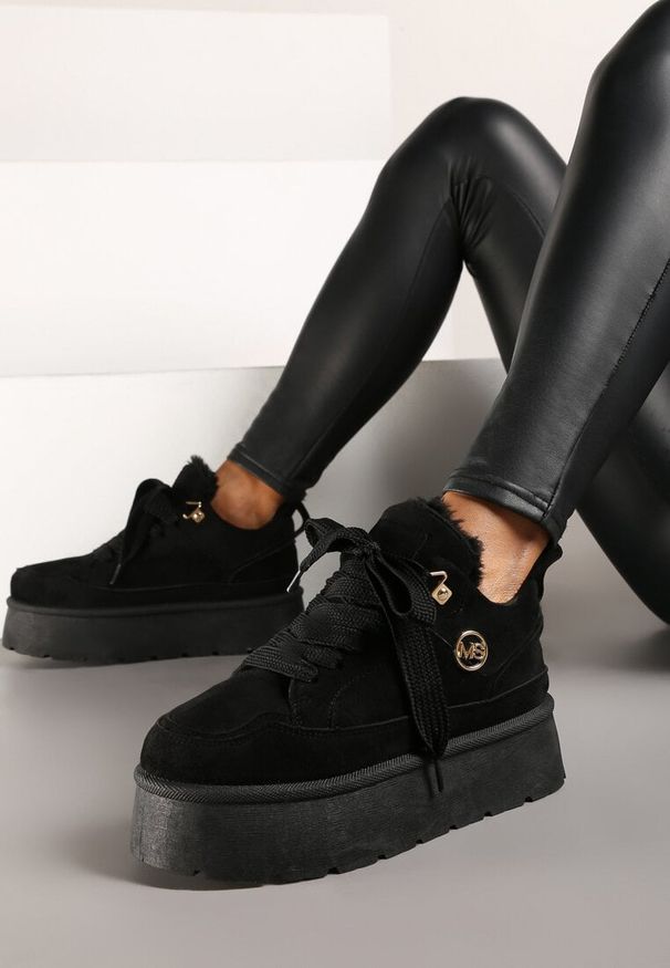 Born2be - Czarne Sneakersy z Imitacji Zamszu na Platformie Ocieplane Futrem Sennalia. Okazja: na co dzień. Kolor: czarny. Materiał: futro, zamsz. Obcas: na platformie