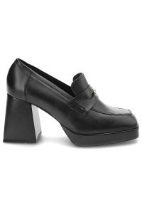Czarne Półbuty Karino Eleganckie Skórzane Buty Na Obcasie. Okazja: na spotkanie biznesowe, na randkę. Zapięcie: bez zapięcia. Kolor: czarny. Materiał: skóra. Szerokość cholewki: normalna. Wzór: aplikacja. Obcas: na obcasie. Styl: elegancki. Wysokość obcasa: średni #2