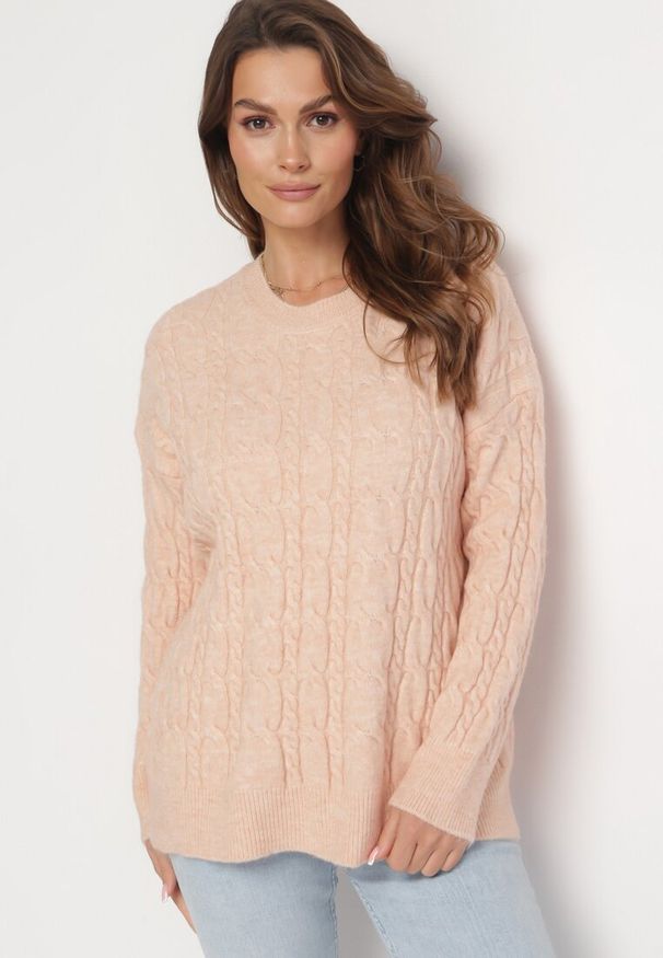 Born2be - Jasnopomarańczowy Sweter Ozdobiony Klasycznym Splotem Lacemisa. Kolor: pomarańczowy. Materiał: dzianina, tkanina. Wzór: aplikacja, ze splotem. Styl: klasyczny