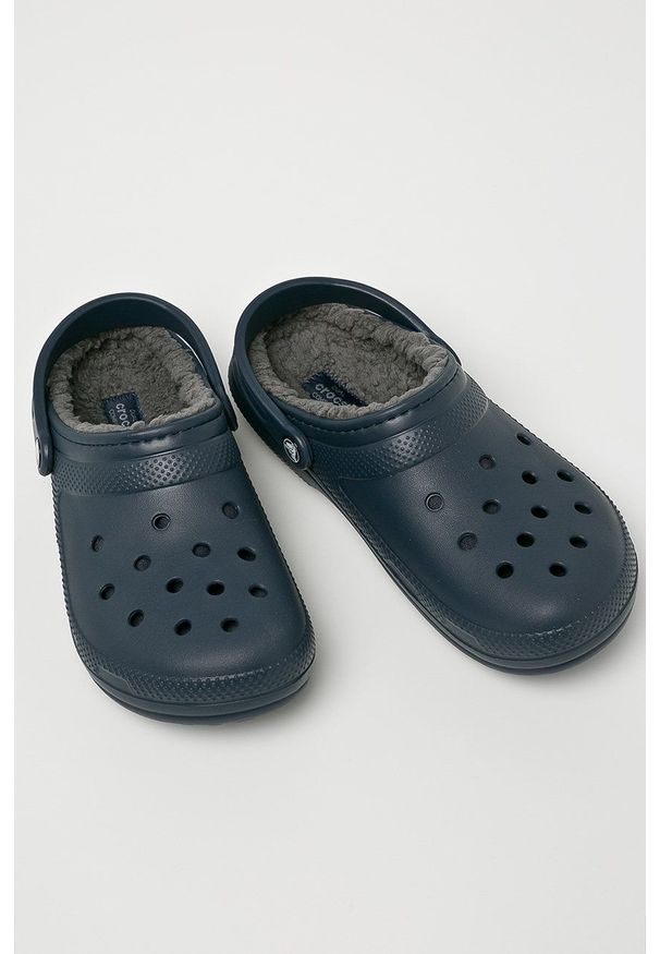Crocs - Klapki. Kolor: niebieski. Materiał: guma