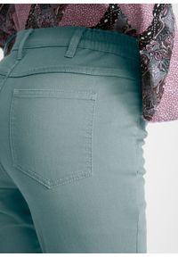 Spodnie "superstretch" z wygodnym paskiem Slim Fit bonprix zielony eukaliptusowy. Okazja: na co dzień. Kolor: zielony. Materiał: bawełna, poliester, elastan, wiskoza, materiał, lyocell. Styl: casual #5