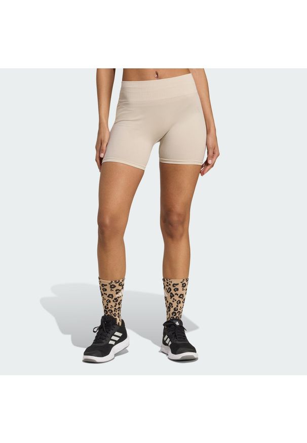Adidas - Legginsy z dzianiny o długości 4 cali Workout Essentials. Kolor: beżowy. Materiał: dzianina. Technologia: ClimaCool (Adidas)