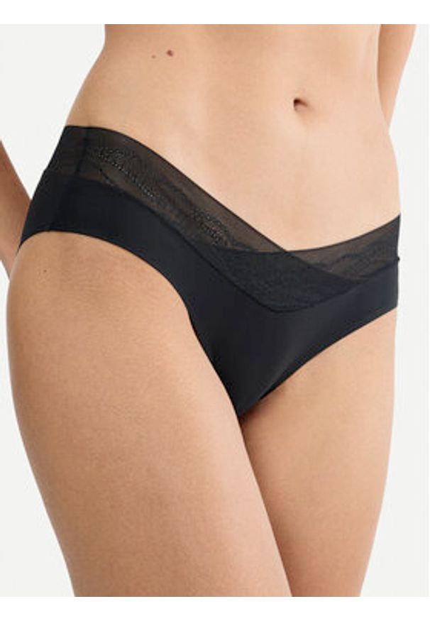 Triumph Figi klasyczne Breathe & Lift Smart 10226437 Czarny. Kolor: czarny. Materiał: syntetyk