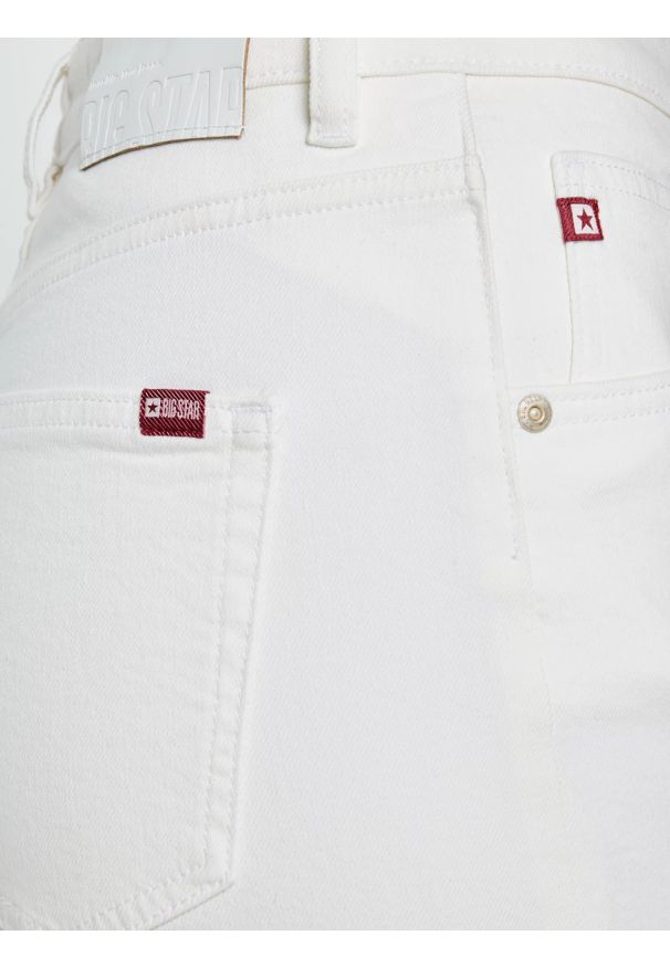 Big-Star - Jeansy damskie z prostą nogawką białe Avril Cropped 818. Okazja: na co dzień. Stan: podwyższony. Kolor: kremowy. Styl: casual, klasyczny