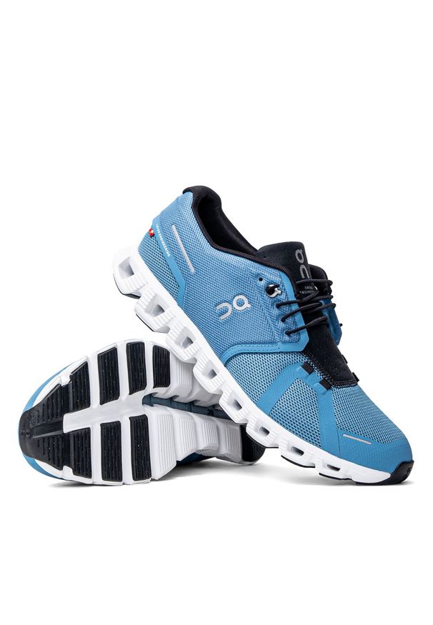 Sneakersy męskie niebieskie On Running Cloud 5. Okazja: na spacer, na co dzień. Zapięcie: sznurówki. Kolor: niebieski. Materiał: materiał. Sport: bieganie
