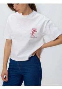 Reserved - T-shirt z haftem - biały. Kolor: biały. Materiał: bawełna. Wzór: haft #1