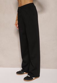 Renee - Czarne Spodnie z Dodatkiem Wiskozy Dresowe High Waist Ellanoria. Okazja: na co dzień. Stan: podwyższony. Kolor: czarny. Materiał: wiskoza, dresówka. Styl: casual #5