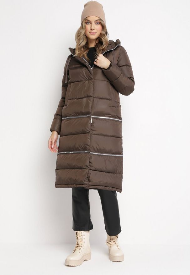 Born2be - Brązowa Pikowana Kurtka Płaszcz z Regulowaną Długością Maakana. Kolor: brązowy. Materiał: jeans. Sezon: jesień, wiosna. Styl: klasyczny, elegancki