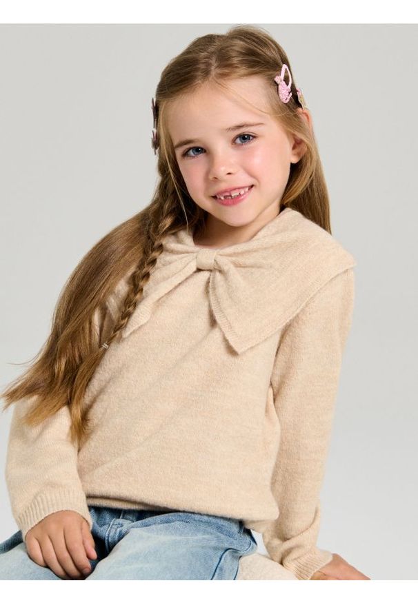 Sinsay - Sweter z ozdobnym dekoltem - beżowy. Kolor: beżowy