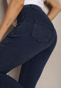 Renee - Granatowe Spodnie z Dodatkiem Bawełny High Waist Wiązane w Pasie Nirinne. Okazja: na co dzień. Stan: podwyższony. Kolor: niebieski. Materiał: bawełna. Styl: casual #4