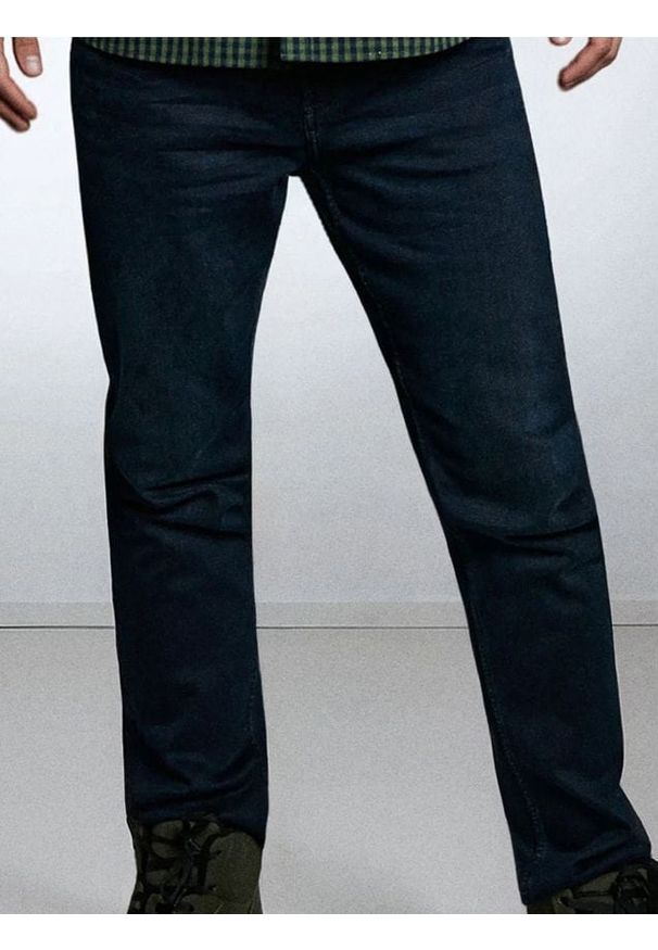 Sinsay - Jeansy regular fit - niebieski. Kolor: niebieski