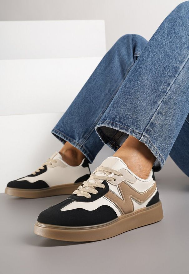 Born2be - Czarne Sneakersy z Geometrycznym Wzorem Nariale. Okazja: na co dzień. Kolor: czarny. Materiał: jeans. Wzór: geometria