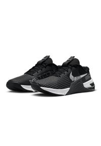 Buty Nike Metcon 8 W DO9327-001 czarne. Zapięcie: rzepy. Kolor: czarny. Materiał: guma. Szerokość cholewki: normalna. Sport: fitness, bieganie, wspinaczka #3