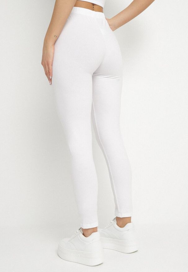 Born2be - Białe Bawełniane Legginsy z Gumką w Pasie i Niskim Stanem Lexuna. Stan: obniżony. Kolor: biały. Materiał: bawełna. Styl: sportowy