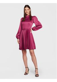 Closet London Sukienka koktajlowa D8554 Fioletowy Regular Fit. Kolor: fioletowy. Materiał: syntetyk. Styl: wizytowy #5