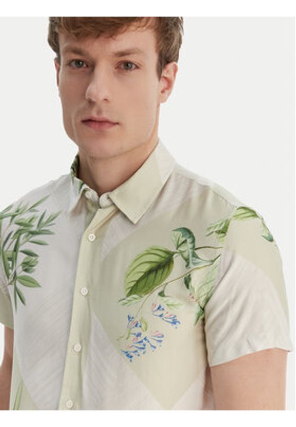 Guess Koszula M6GH81 W2063 Zielony Regular Fit. Kolor: zielony. Materiał: wiskoza