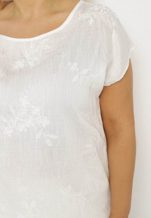 Born2be - Biała Bluzka z Krótkim Luźnym Rękawem Mepola. Okazja: na co dzień. Kolekcja: plus size. Kolor: biały. Materiał: jeans. Długość rękawa: krótki rękaw. Długość: krótkie. Styl: elegancki, casual