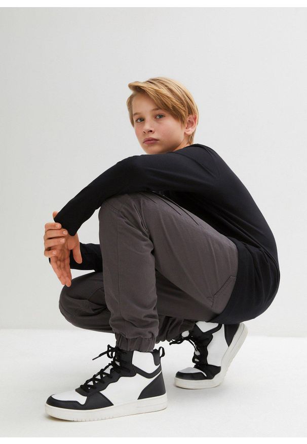 bonprix - Spodnie ocieplane chłopięce z gumką w talii, regular fit. Kolor: szary