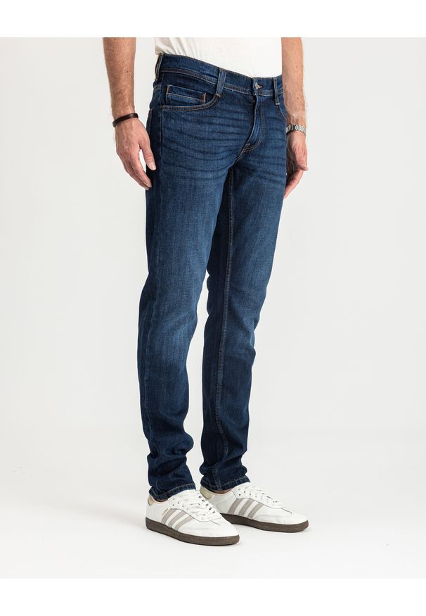 Mustang - MUSTANG OREGON SLIM MĘSKIE SPODNIE JEANSOWE JEANSY DŻINSY DENIM BLUE 1015041 5000 982. Okazja: na co dzień. Sezon: zima, lato. Styl: elegancki, casual, sportowy, klasyczny