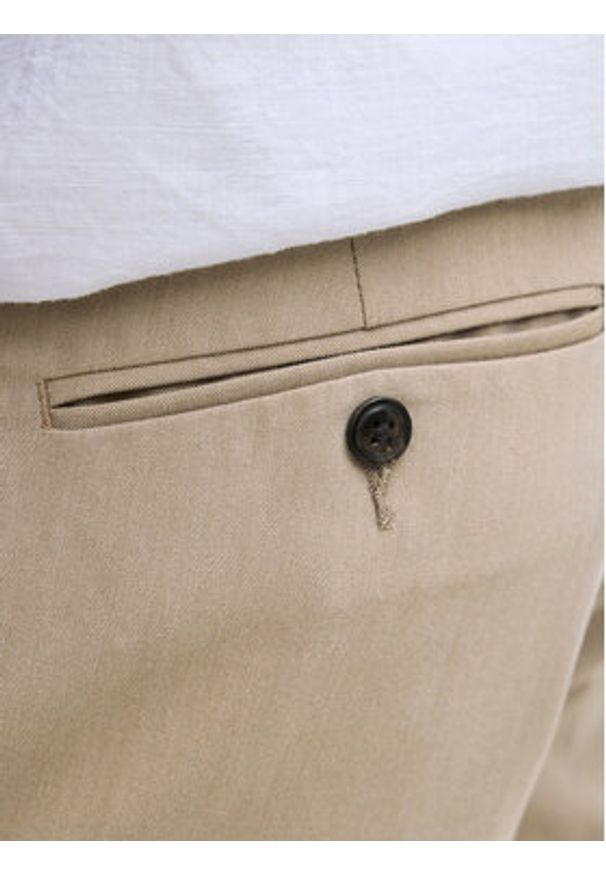 Jack & Jones - Jack&Jones Szorty materiałowe Stace 12271357 Beżowy Relaxed Fit. Kolor: beżowy. Materiał: syntetyk
