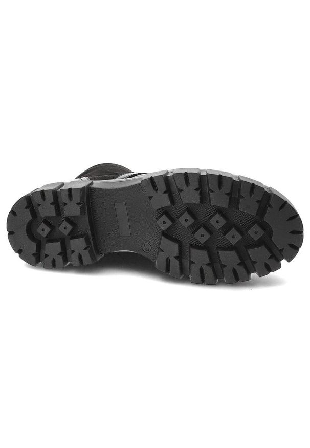 Czarne Botki Karino Damskie Modne Obuwie Jesienne. Kolor: czarny. Materiał: lakier, skóra, jeans. Sezon: jesień. Styl: rockowy