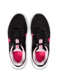Buty do biegania Nike Revolution 6 Jr DD1096 007 czarne. Kolor: czarny. Materiał: dzianina, guma. Szerokość cholewki: normalna. Model: Nike Revolution. Sport: bieganie #3