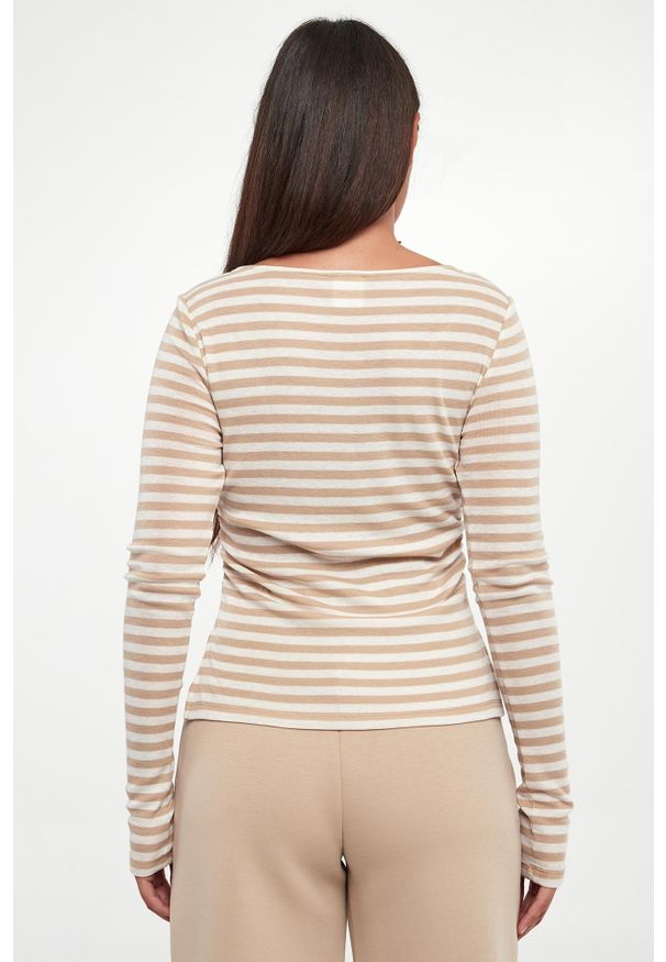 Bluzka damska wełniana Africa MM. Materiał: wełna